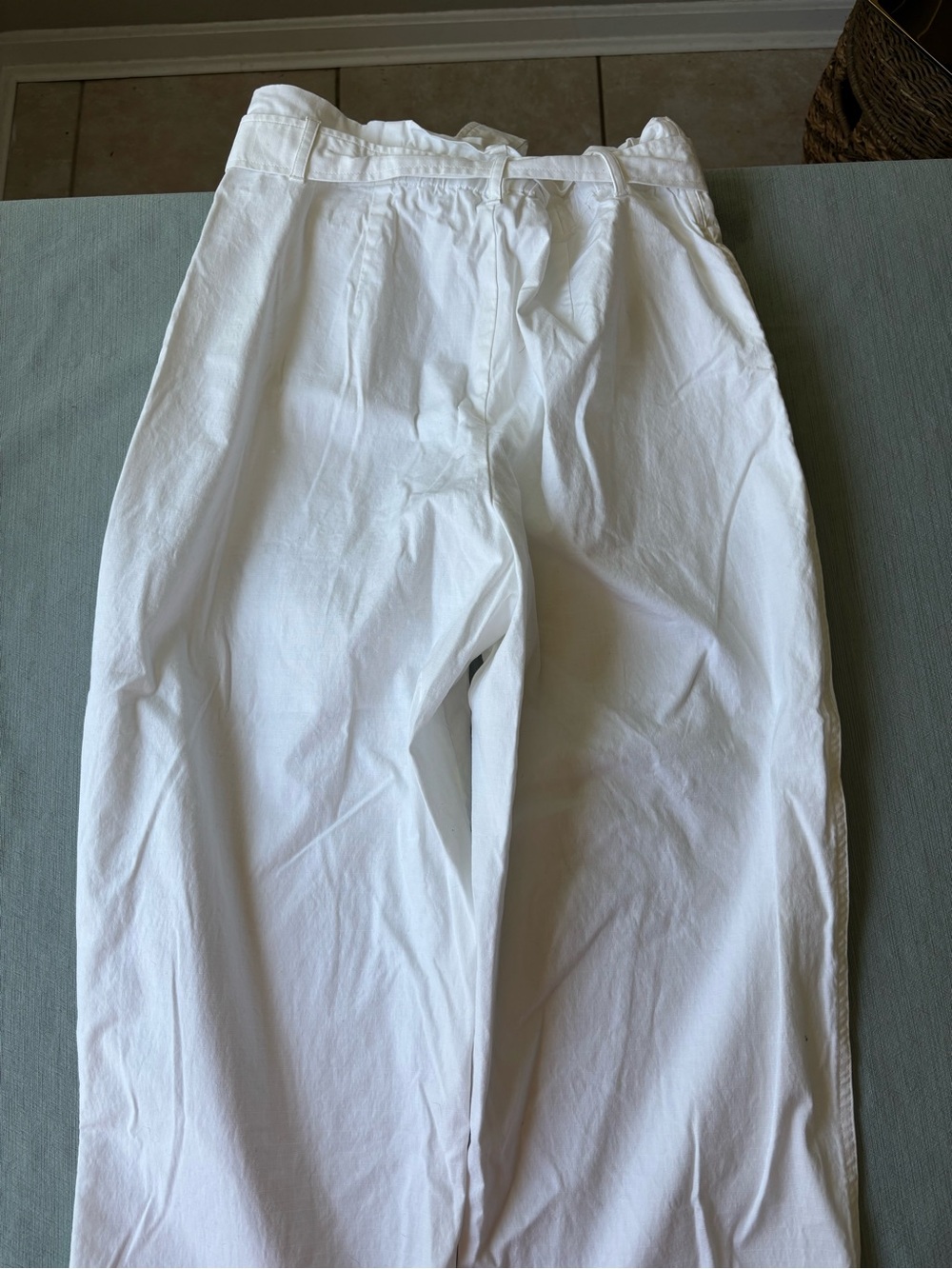 High-Waist Paperbag Tie-Waist Pants in White 12 - Picture 5 of 7